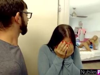 Nubiles weekly menyelinap mengintip - musim semi istirahat sexcapades.
