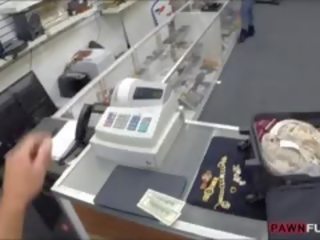 Латинка стюардеса трахкав по pawnkeeper для заробляти додатковий гроші