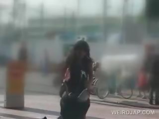 Marvellous 日本語 女神 手淫 同 假陽具 上 她的 bike